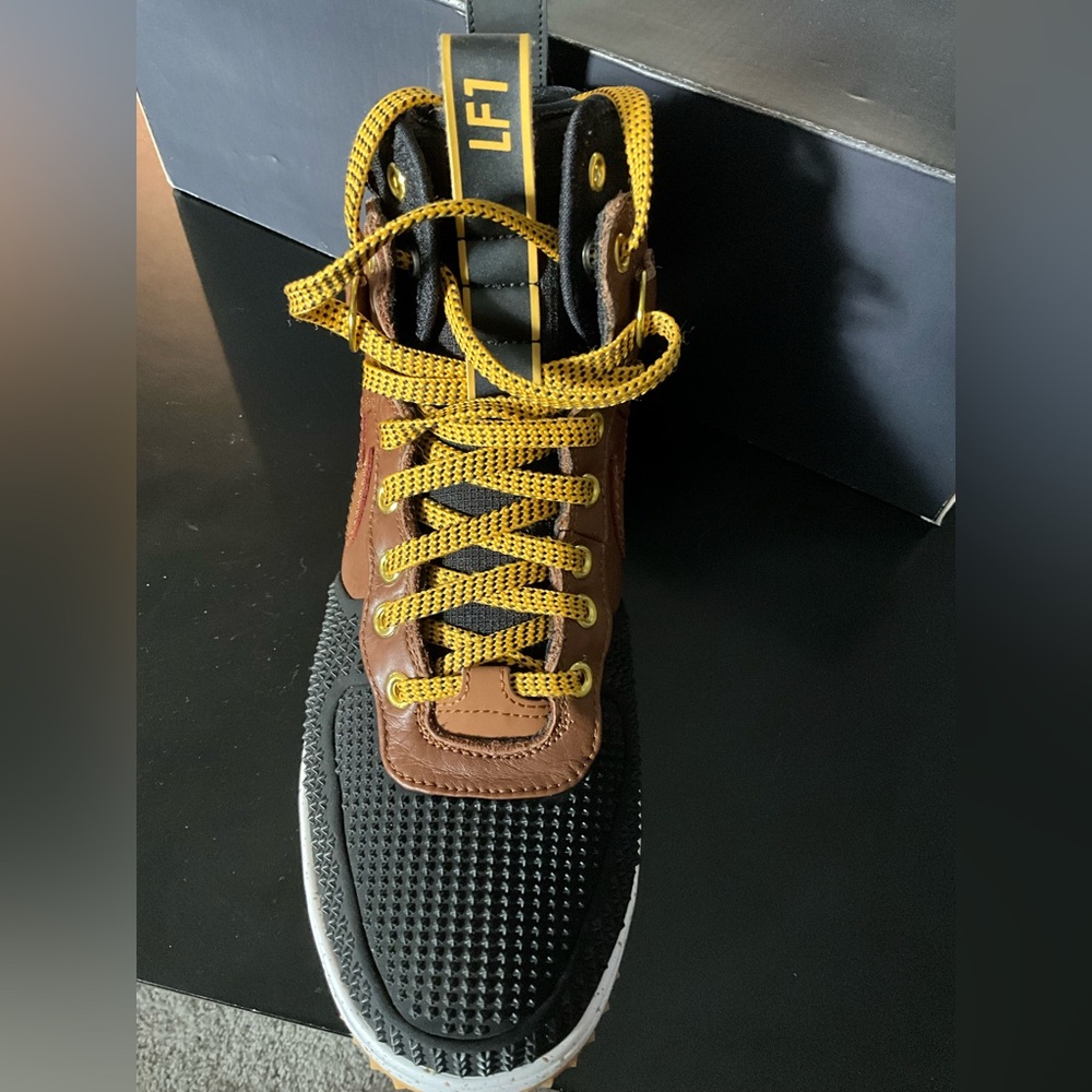 Nike Men's Black and Brown Sneakers with Gold Accents - Picture 3 of 5